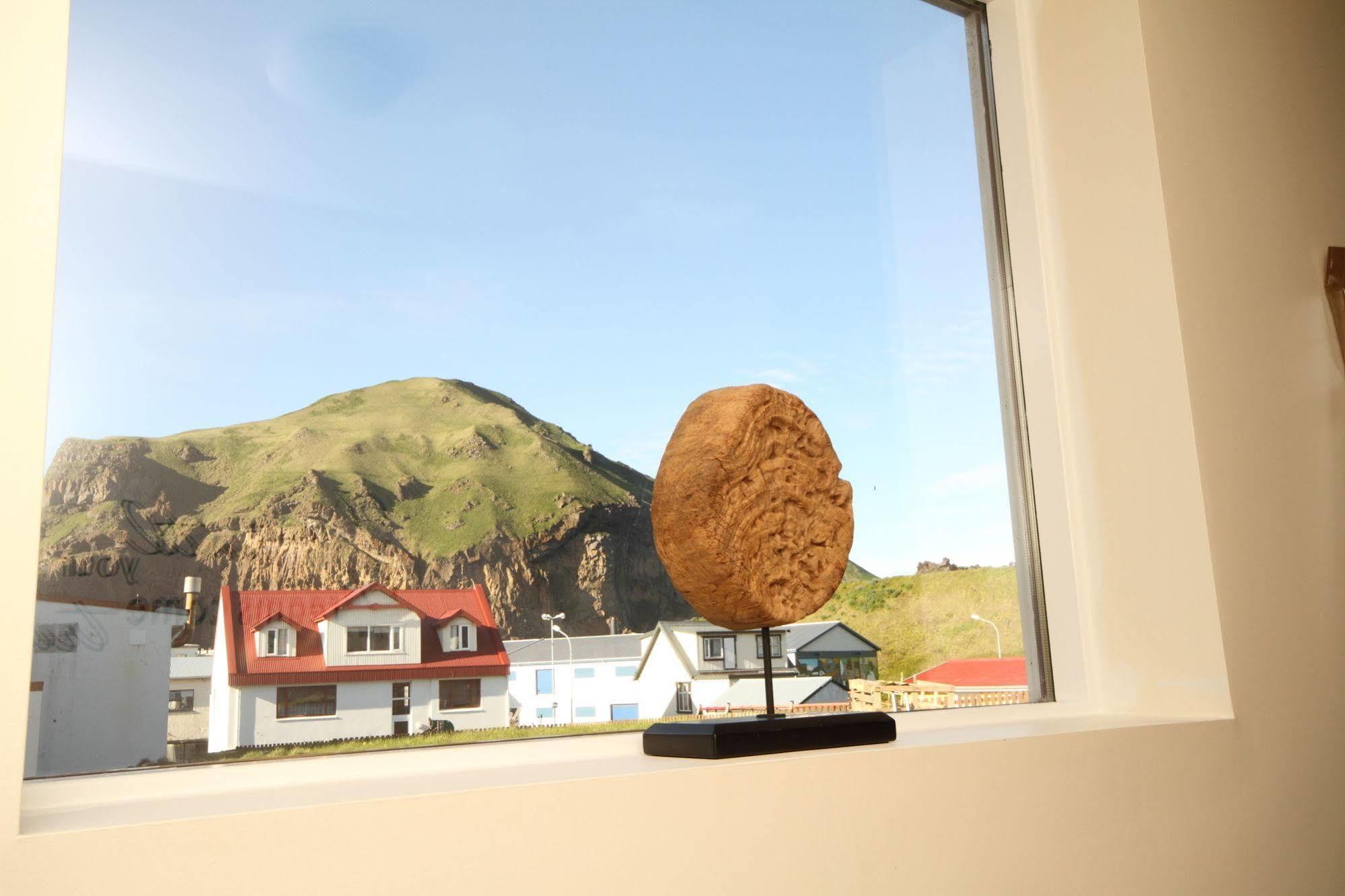 Aska Hostel Vestmannaeyjar Bagian luar foto